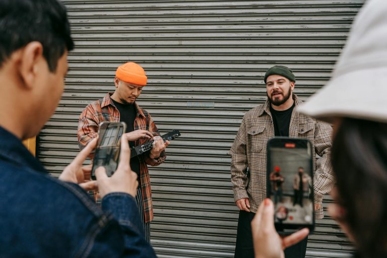 How to Incorporate Video Messaging Into Your Photo Booth