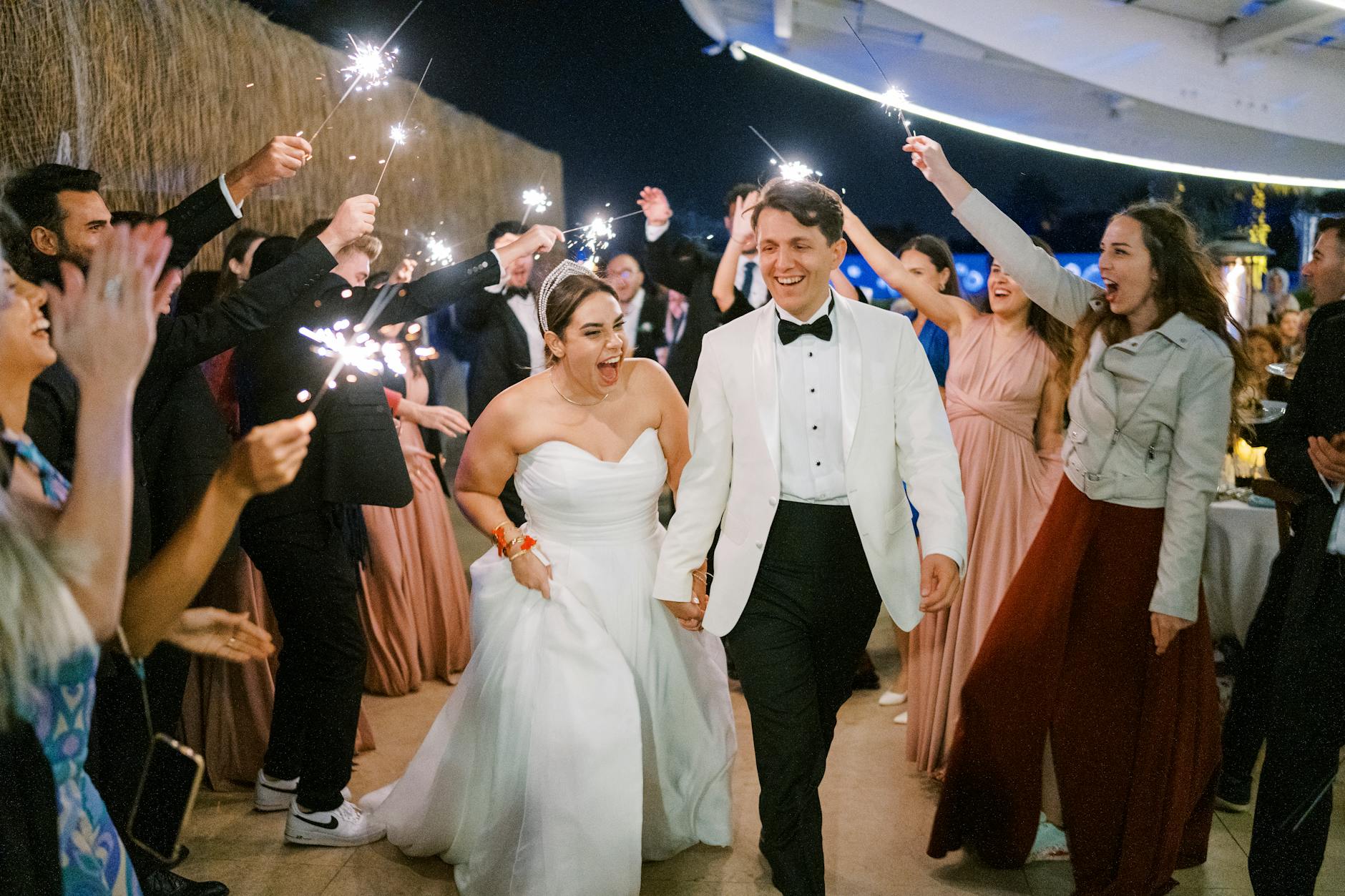 Open-Air vs. Enclosed Photo Booth in Mesa: Which Is Right for Your Event?