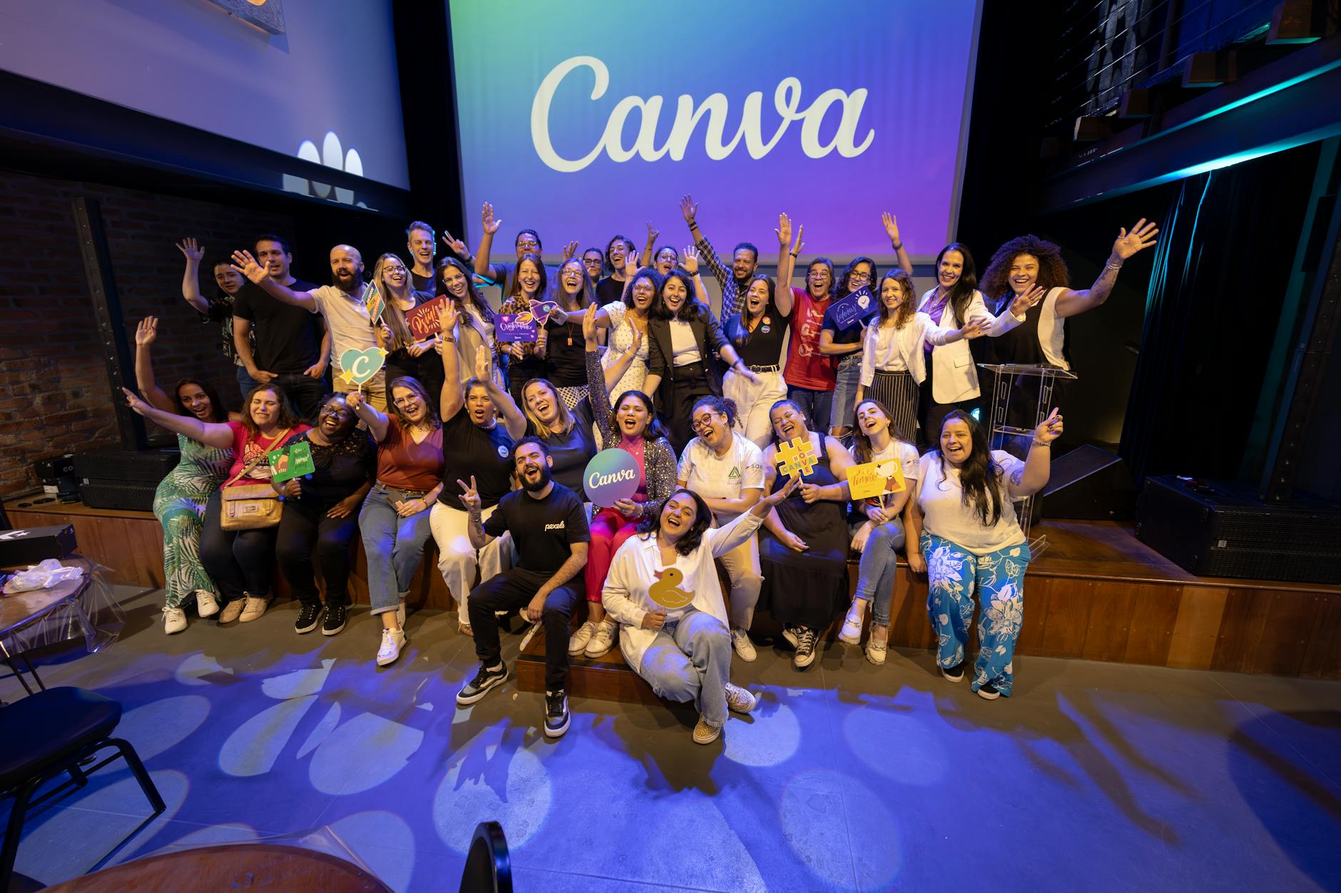 Photo Booth Backdrop and Prop Styling Guide for Columbus Events