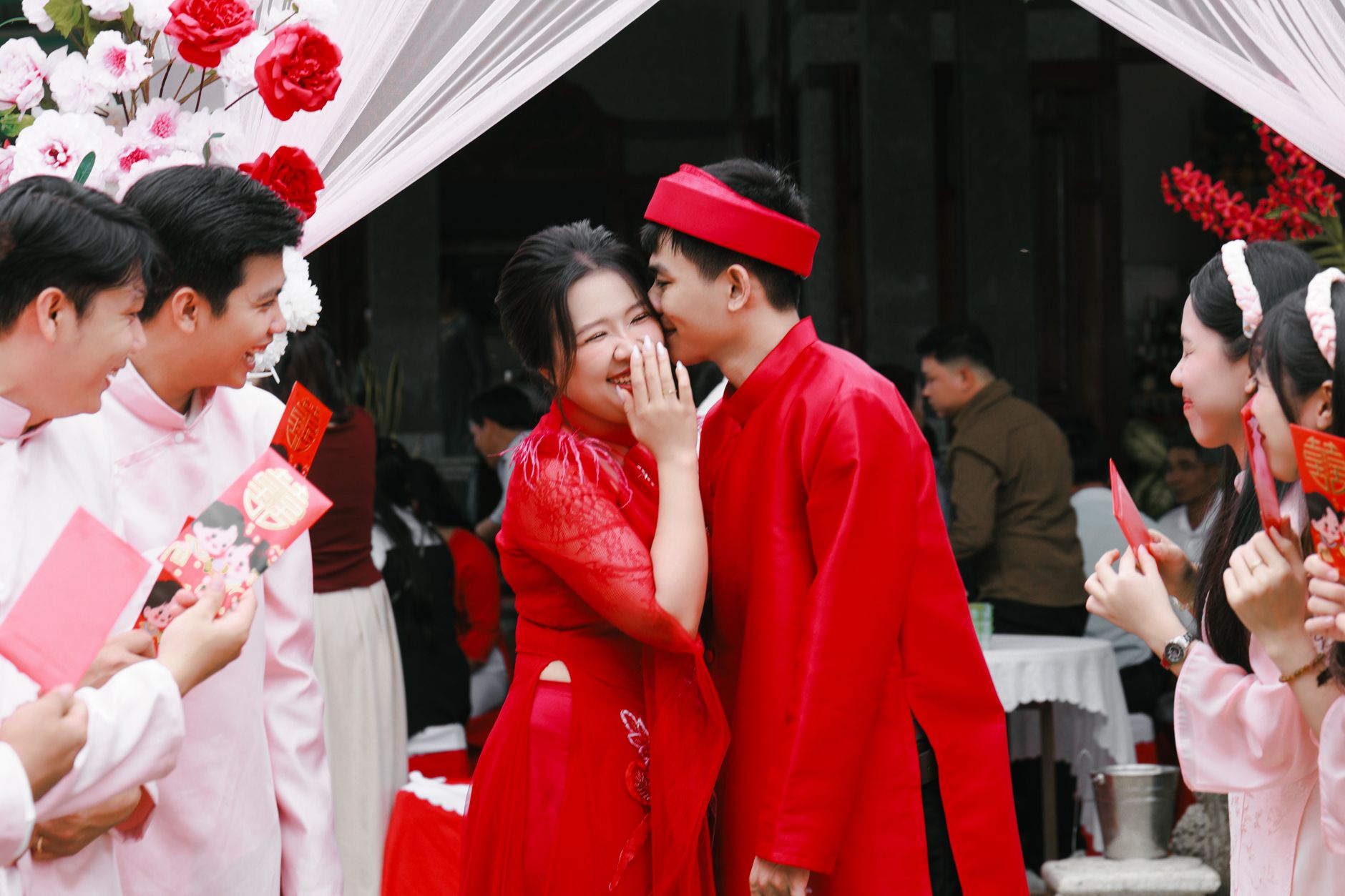 A Beginner's Guide to Using a Photo Booth at Any Event