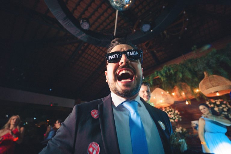 A Beginner's Guide to Using a Photo Booth in Miami