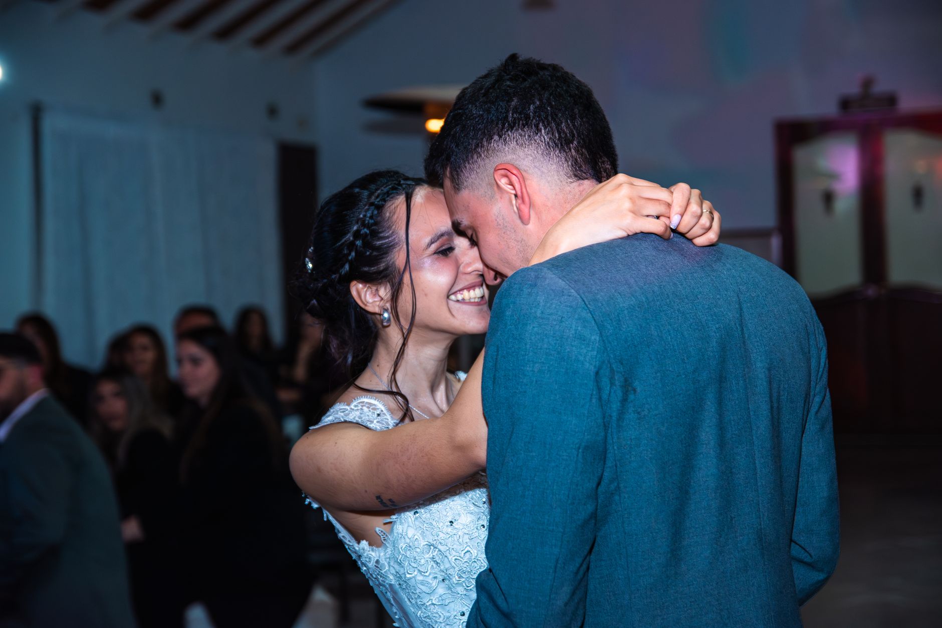 A Beginner's Guide to Using a Photo Booth in Miami